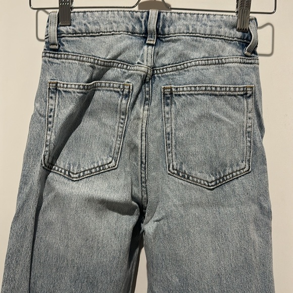 H&M JEANS WITH SLIT ON HEM - Picture 8 of 12